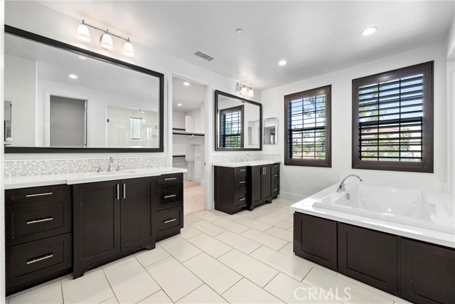 Detail Gallery Image 22 of 51 For 62 Holmes Pl, Tustin,  CA 92782 - 5 Beds | 4/1 Baths