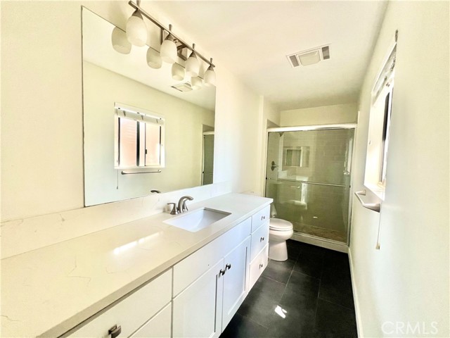 Detail Gallery Image 27 of 33 For 5003 Tilden Ave #204,  Sherman Oaks,  CA 91423 - 2 Beds | 2 Baths