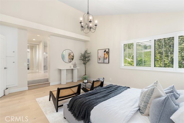 17 Silver Crescent, Irvine CA: https://media.crmls.org/medias/b02db967-8898-4566-a8c0-6b91c2a1b1bc.jpg