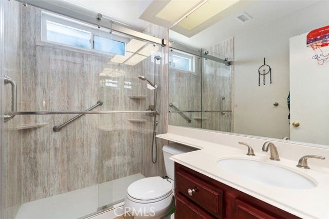 Detail Gallery Image 16 of 28 For 7 Clear Creek Ln, Laguna Hills,  CA 92653 - 4 Beds | 2/1 Baths