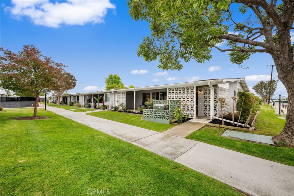 1562 Golden Rain Road NE #44G