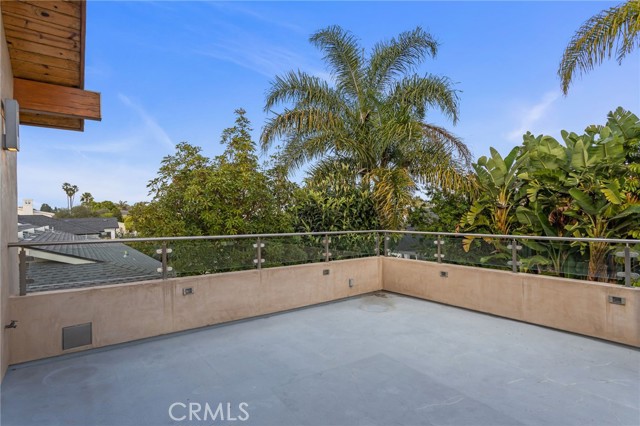 Detail Gallery Image 11 of 27 For 1518 Anita Ln, Newport Beach,  CA 92660 - 6 Beds | 4/1 Baths