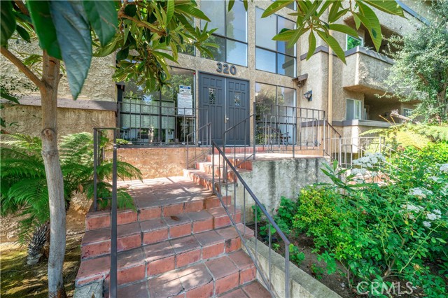 Detail Gallery Image 2 of 40 For 320 E Stocker St #317,  Glendale,  CA 91207 - 1 Beds | 2 Baths