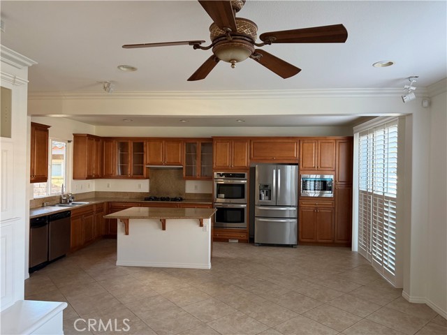 Detail Gallery Image 6 of 22 For 317 Commons Park Dr, Camarillo,  CA 93012 - 5 Beds | 3 Baths