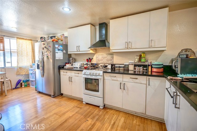 Detail Gallery Image 11 of 34 For 2214 Calle Jalapa, West Covina,  CA 91792 - 3 Beds | 3 Baths