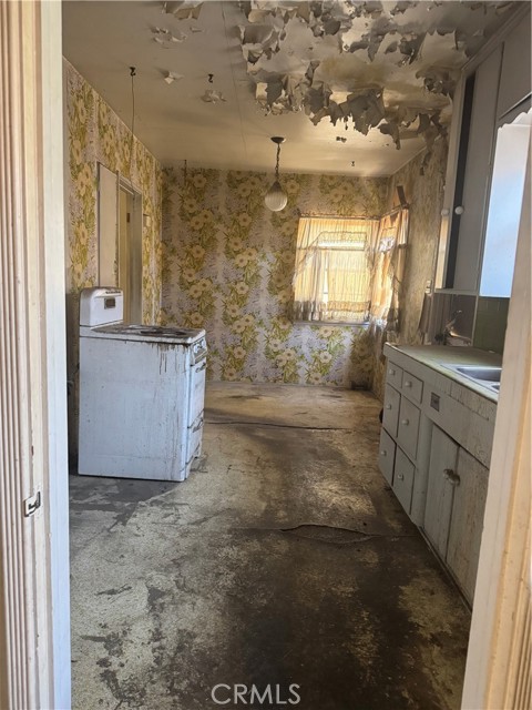 364 W Providencia Ave photo 11