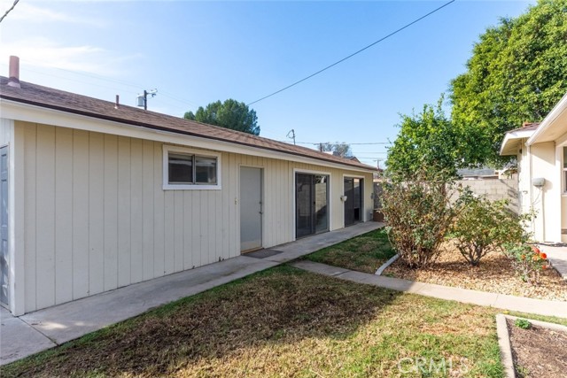 Detail Gallery Image 25 of 53 For 17024 Sherman Way, Van Nuys,  CA 91406 - 6 Beds | 4 Baths