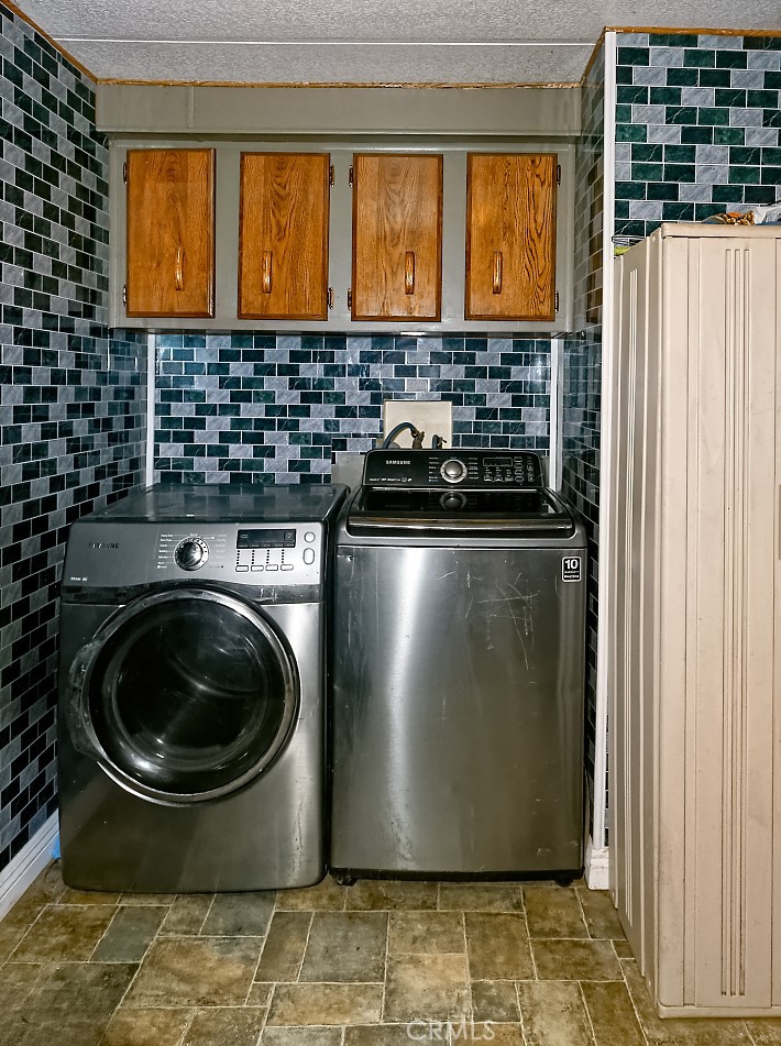 https://media.crmls.org/medias/b0305616-81bf-4510-a0d2-0522998c35df.jpg?preset=X-Large