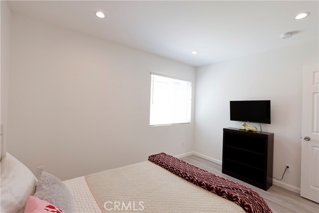 Detail Gallery Image 22 of 26 For 18623 Bryant St, Northridge,  CA 91324 - 3 Beds | 2 Baths