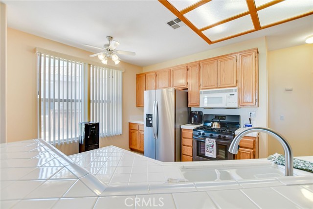 11096 Sandy Lane, Apple Valley CA: https://media.crmls.org/medias/b0308472-6de1-4eb9-a7c2-da039d291089.jpg