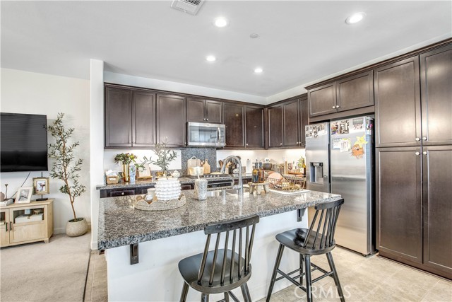 15730 Moonflower Avenue, Chino CA: https://media.crmls.org/medias/b0318326-98f7-487d-8a39-ebd5f24578b9.jpg