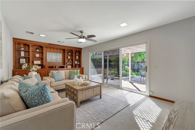 Detail Gallery Image 22 of 47 For 945 Lansing Ln, Costa Mesa,  CA 92626 - 4 Beds | 2 Baths