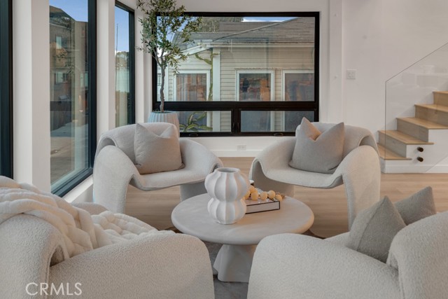 58 66th Place, Long Beach CA: https://media.crmls.org/medias/b0328794-422c-4a0a-a675-4e0f94422418.jpg