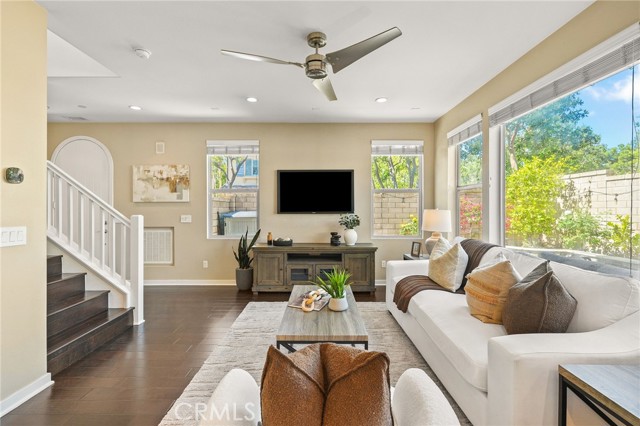 15 Clover, Lake Forest CA: https://media.crmls.org/medias/b032d26b-60d1-4ae8-91d0-b3f1ce840779.jpg