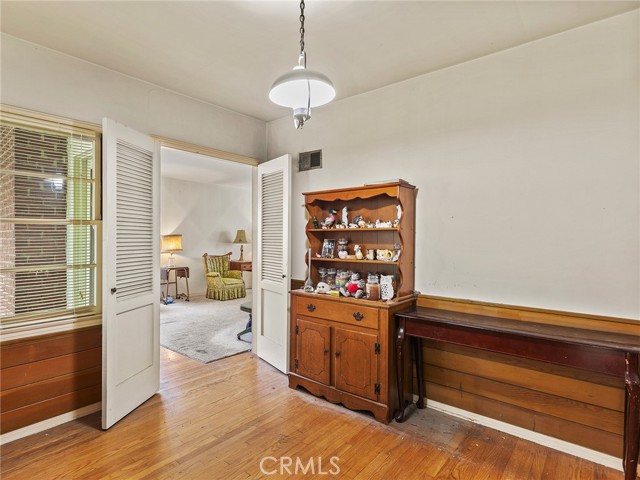 Detail Gallery Image 13 of 46 For 441 Dartmouth Rd, Burbank,  CA 91504 - 3 Beds | 2 Baths