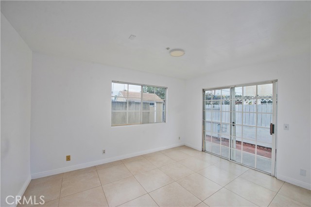 Detail Gallery Image 7 of 35 For 21023 1/2 Gault St #7,  Canoga Park,  CA 91303 - 3 Beds | 2/1 Baths