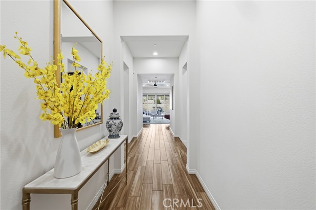 Detail Gallery Image 9 of 46 For 4977 Hydepark, Agoura Hills,  CA 91301 - 4 Beds | 2/1 Baths