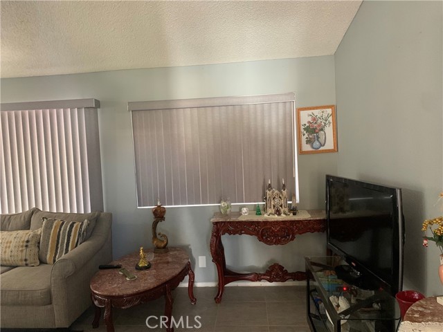 Image 3 for 121 Oaktree Dr, Perris, CA 92571