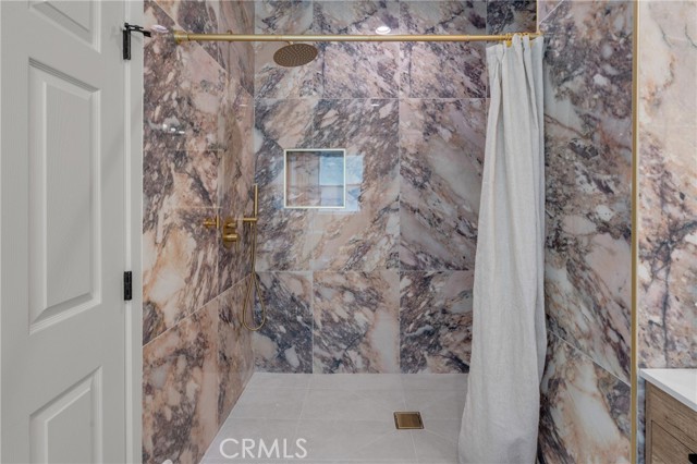 1123 E Ocean Blvd, Long Beach CA: https://media.crmls.org/medias/b0374843-119c-4ea9-b21c-b45e4e8db721.jpg