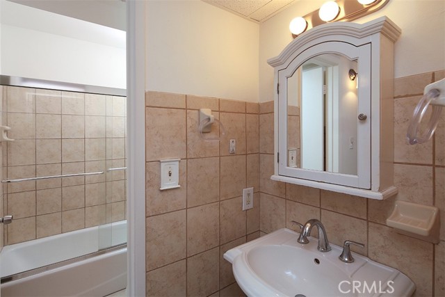 Detail Gallery Image 12 of 23 For 330 N. Chapel #105,  Alhambra,  CA 91801 - 1 Beds | 1 Baths