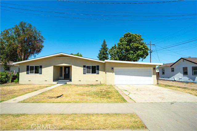 Detail Gallery Image 1 of 1 For 440 North 3rd St, Chowchilla,  CA 93610 - 4 Beds | 2 Baths