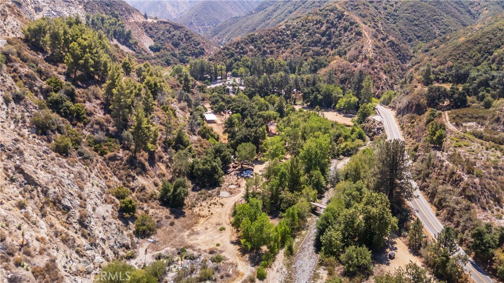 https://media.crmls.org/medias/b037cd26-c9ad-4774-b22d-d2d4d6a8bdb2.jpg?preset=X-Large