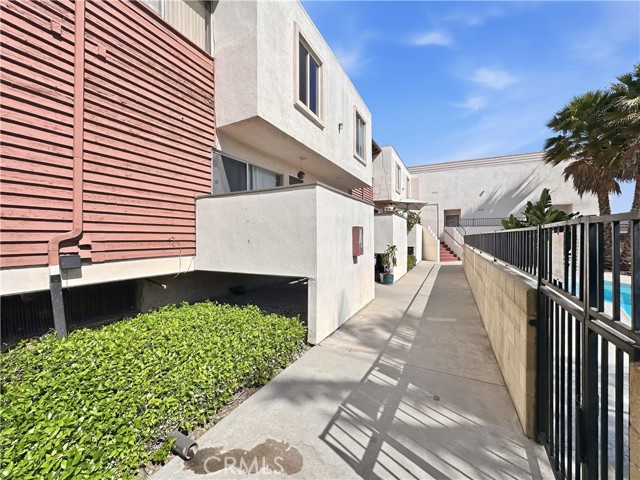 Detail Gallery Image 3 of 38 For 7033 Stewart and Gray, Downey,  CA 90241 - 2 Beds | 2 Baths