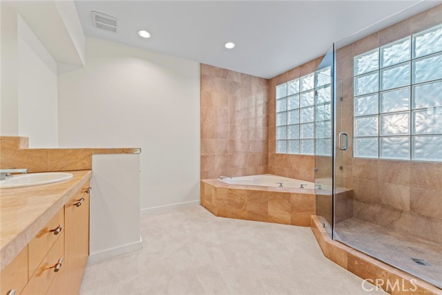 Detail Gallery Image 22 of 39 For 6 Rue Marseille, Newport Beach,  CA 92660 - 3 Beds | 2/1 Baths