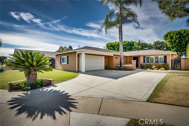 16591 Simonne Ln, Huntington Beach, CA 92647