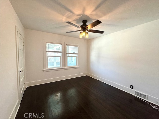 450 W 38th Street, San Pedro CA: https://media.crmls.org/medias/b038ce47-6967-40e8-b5ed-937065ca04bd.jpg