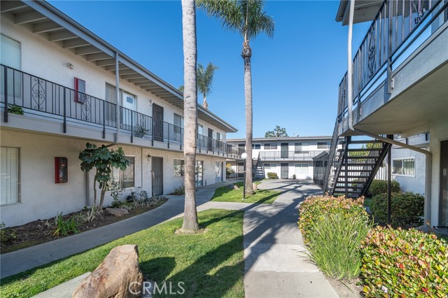 Detail Gallery Image 16 of 20 For 5530 Ackerfield Ave #101,  Long Beach,  CA 90805 - 3 Beds | 2 Baths