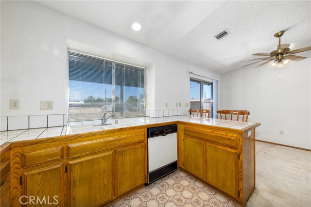 21930 Mohican Avenue, Apple Valley CA: https://media.crmls.org/medias/b03910b5-6a0f-4c1e-ac6b-2612201ed6c1.jpg