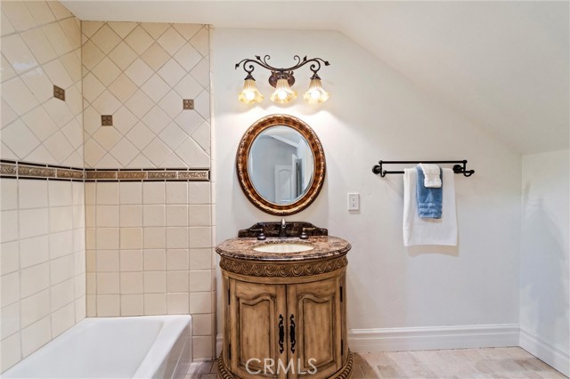 45200 Oak Manor Ct, Temecula CA: https://media.crmls.org/medias/b0399686-2af1-4241-9ac3-80b7cf6d5899.jpg