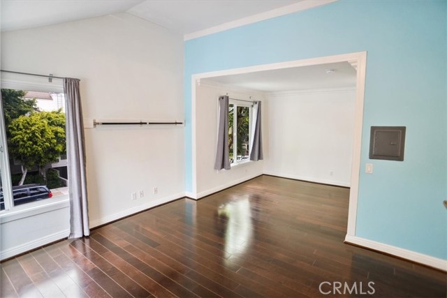 Detail Gallery Image 9 of 14 For 355 N Maple St #220,  Burbank,  CA 91505 - 0 Beds | 1 Baths