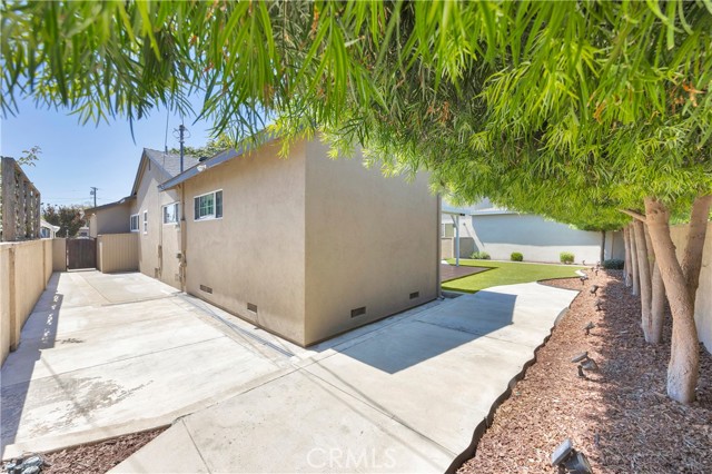6745 Yearling Street, Lakewood CA: https://media.crmls.org/medias/b039f75a-1b90-4649-a4a0-2410b0e33b9a.jpg