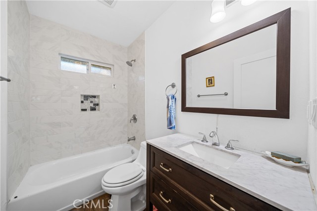 Detail Gallery Image 20 of 49 For 202 Mira Mar Ave, Long Beach,  CA 90803 - 4 Beds | 3 Baths