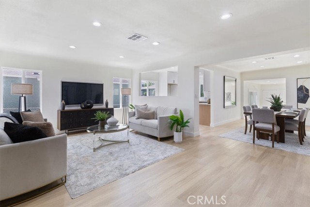 147 E 67th Way, Long Beach CA: https://media.crmls.org/medias/b03ba5d3-143e-4839-b5cf-508b391c0646.jpg
