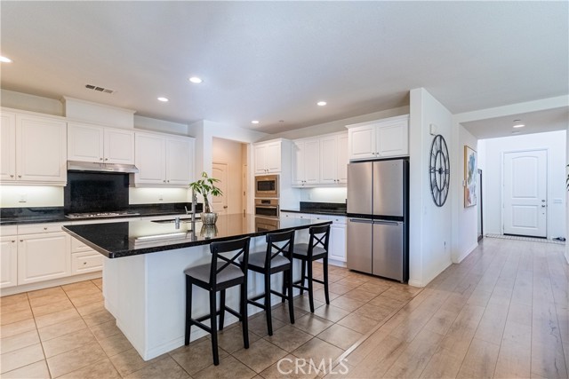 Detail Gallery Image 3 of 23 For 12734 Willow, Chino,  CA 91710 - 4 Beds | 3/1 Baths