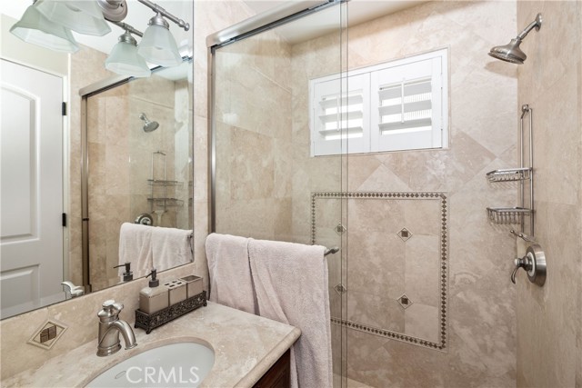 429 21st Place, Manhattan Beach, California 90266, 3 Bedrooms Bedrooms, ,3 BathroomsBathrooms,Residential,Sold,21st,SB22099322