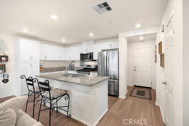 Detail Gallery Image 12 of 41 For 7155 Citrus Ave #302,  Fontana,  CA 92336 - 3 Beds | 2/1 Baths