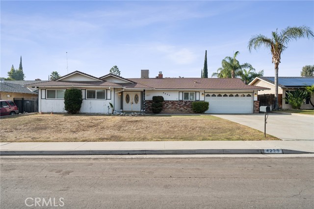 Detail Gallery Image 1 of 30 For 4225 Glencannon St, Bakersfield,  CA 93308 - 3 Beds | 2 Baths