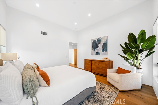 171 Savona Walk, Long Beach CA: https://media.crmls.org/medias/b03d9cdc-923f-427f-aa9d-ecc128b07612.jpg