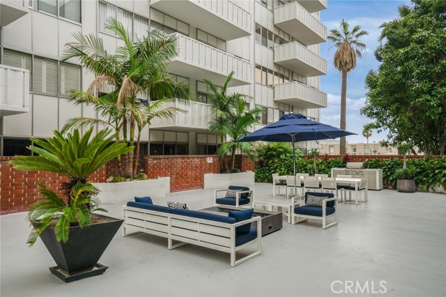 Detail Gallery Image 33 of 37 For 7135 Hollywood Bld #407,  Los Angeles,  CA 90046 - 2 Beds | 2 Baths