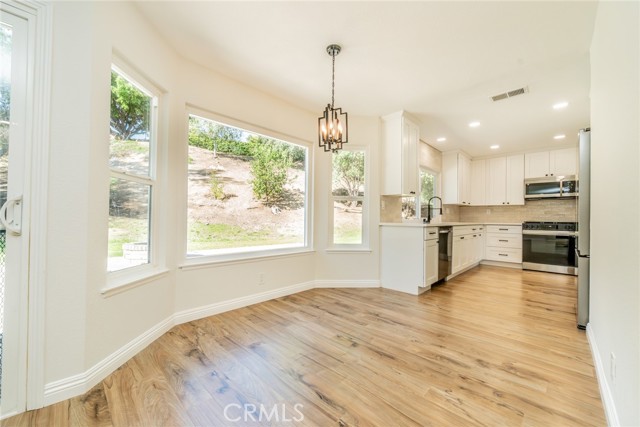 Detail Gallery Image 15 of 65 For 3 Wild West Cir, Phillips Ranch,  CA 91766 - 3 Beds | 3 Baths