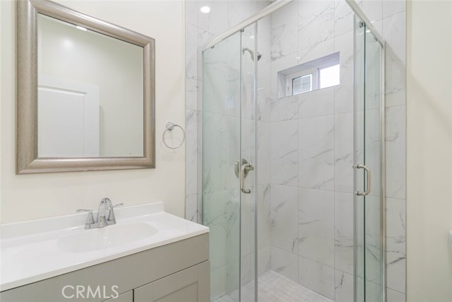 Detail Gallery Image 5 of 14 For 10526 Hillhaven, Tujunga,  CA 91042 - 2 Beds | 2 Baths