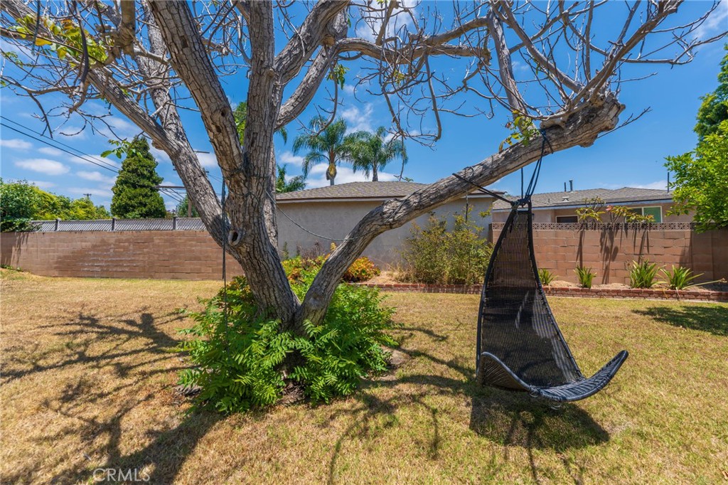 https://media.crmls.org/medias/b03e22d0-a61b-4ac0-ad55-5e42ef5d9757.jpg?preset=X-Large
