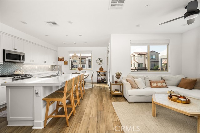 Detail Gallery Image 10 of 51 For 1613 Jade Road, Mission Viejo,  CA 92694 - 3 Beds | 3 Baths