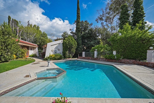 9752 Rangeview Drive, Santa Ana CA: https://media.crmls.org/medias/b03ff816-caf0-4a2b-a427-2f9f73b74f59.jpg
