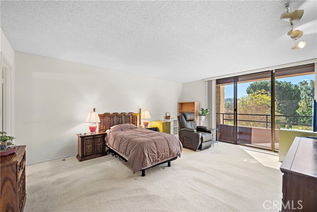 Detail Gallery Image 8 of 27 For 24055 Paseo Del Lago #306,  Laguna Woods,  CA 92637 - 2 Beds | 2 Baths