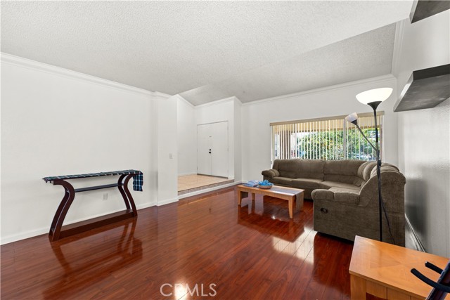 Detail Gallery Image 10 of 51 For 12446 Chestnut, Chino,  CA 91710 - 4 Beds | 2/1 Baths